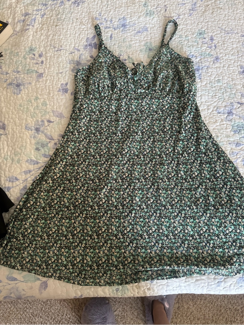 Forever 21 Green and White Floral Cami